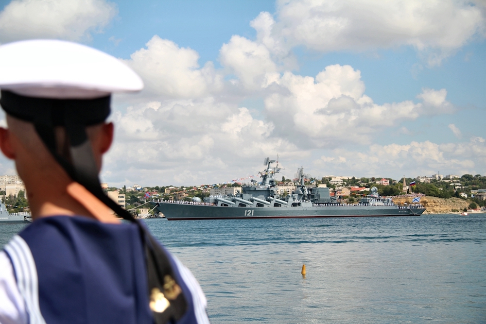 Севастополь флот. Черноморский флот Севастополь моряки. Моряки Севастополь война. Военные моряки Севастополь. Севастополь Военная часть ВМФ.